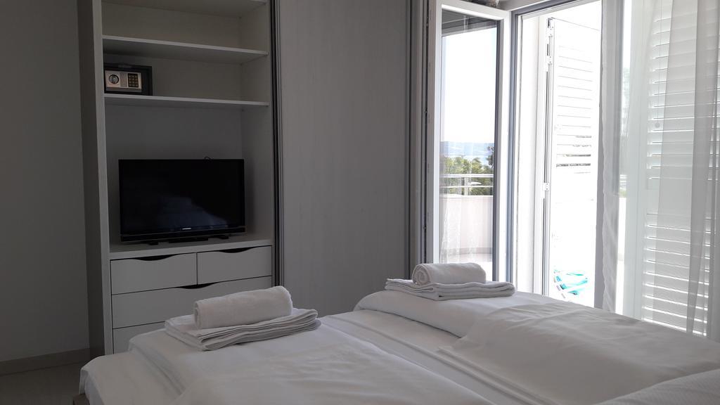 Villa-Apartments Karmel Kaštela المظهر الخارجي الصورة