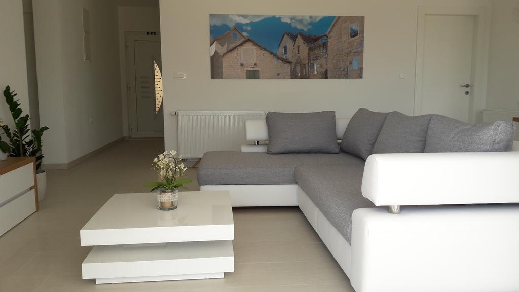 Villa-Apartments Karmel Kaštela المظهر الخارجي الصورة