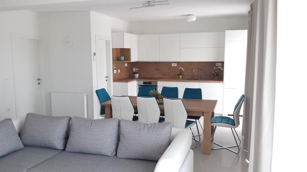 Villa-Apartments Karmel Kaštela المظهر الخارجي الصورة