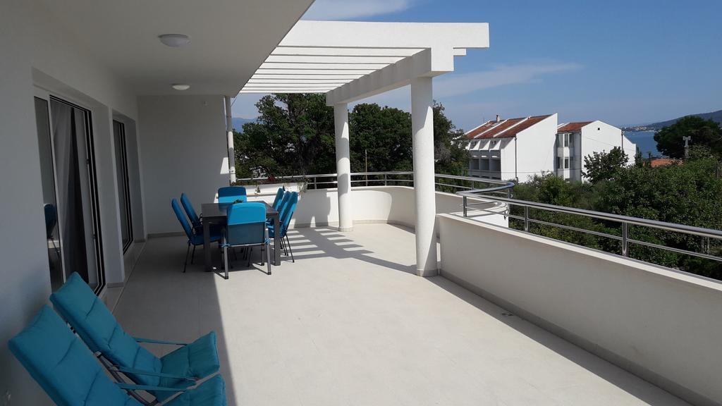 Villa-Apartments Karmel Kaštela المظهر الخارجي الصورة