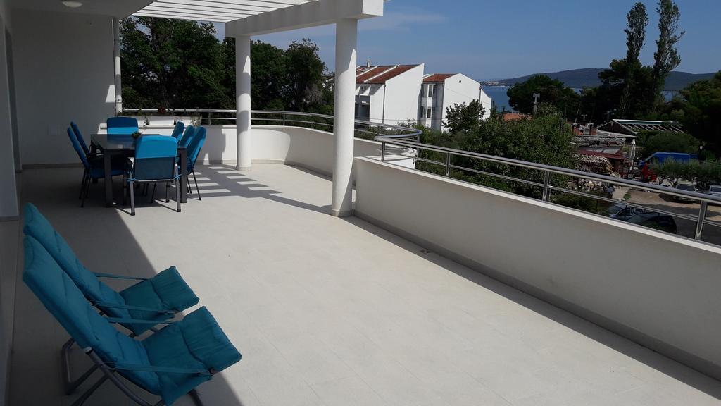 Villa-Apartments Karmel Kaštela المظهر الخارجي الصورة