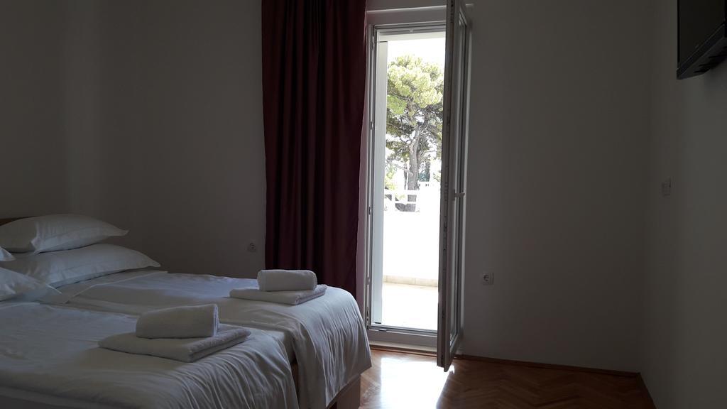 Villa-Apartments Karmel Kaštela المظهر الخارجي الصورة