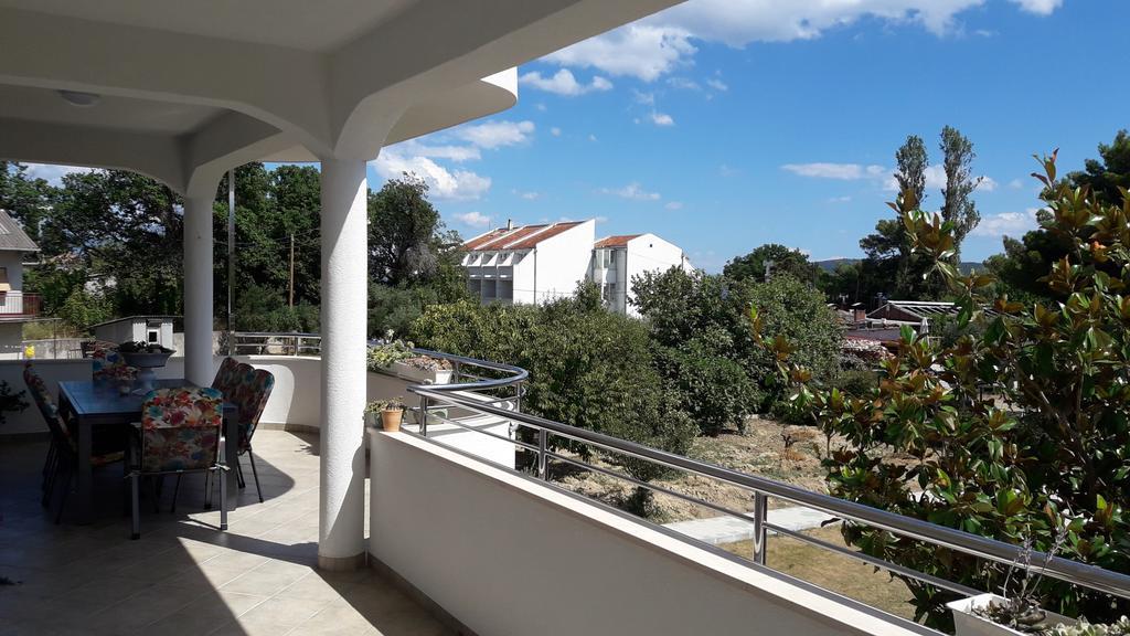Villa-Apartments Karmel Kaštela المظهر الخارجي الصورة