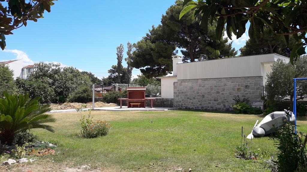 Villa-Apartments Karmel Kaštela المظهر الخارجي الصورة