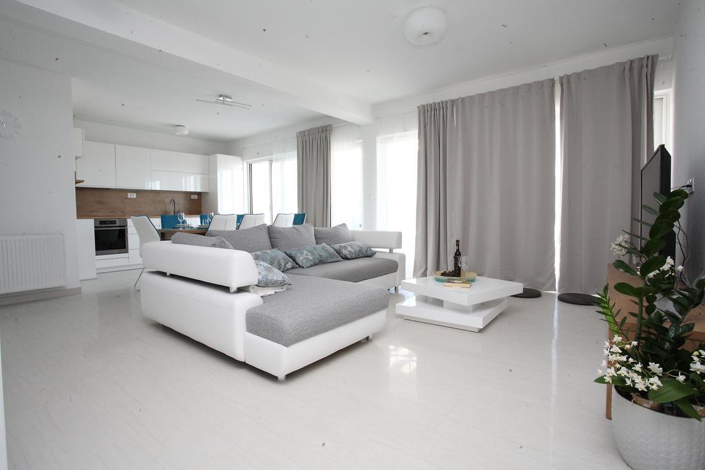 Villa-Apartments Karmel Kaštela المظهر الخارجي الصورة