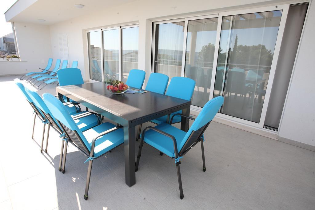 Villa-Apartments Karmel Kaštela المظهر الخارجي الصورة